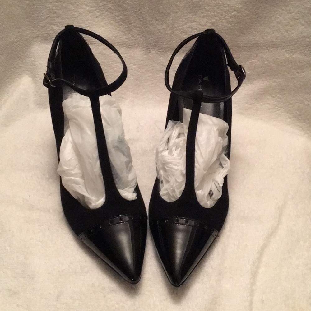 Tahari pumps black 9 1/2